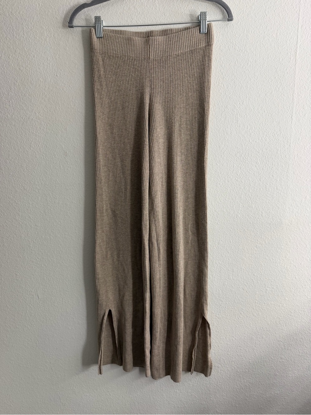 Gilly Hicks Women’s Ribbed Knit Split-Hem Ankle Beige Taupe Lounge Pants Size XS